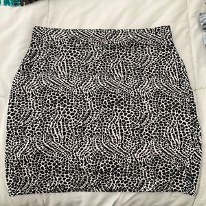 Moda International Animal Print Mini Skirt Size S